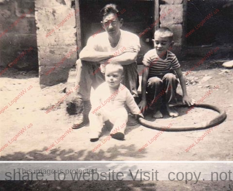 Hayden Gibson and kids circa 1952