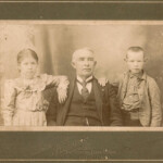 Thompson family photo ?? Courtesy of Nancy Rush. If you can ID these individuals, please leave a <a href="https://loganwv.us/unknown-faces/#respond">comment.</a> Image 1805. Thompson family photo ??