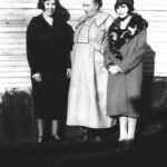 Virginia Jones with daughters Ruth and Ellen Virginia Jones with daughters Ruth and Ellen