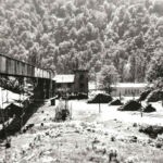 Earling tipple and school courtesy of John Paul Curry. Earling, WV