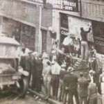 Getting the score at the Logan Smokehouse during the 1925 World Series courtesy of Dwight Williamson. Image 1146. Logan, WV - getting the scores during the 1925 Word Series at the Smoke House Restaurant on Stratton Street.